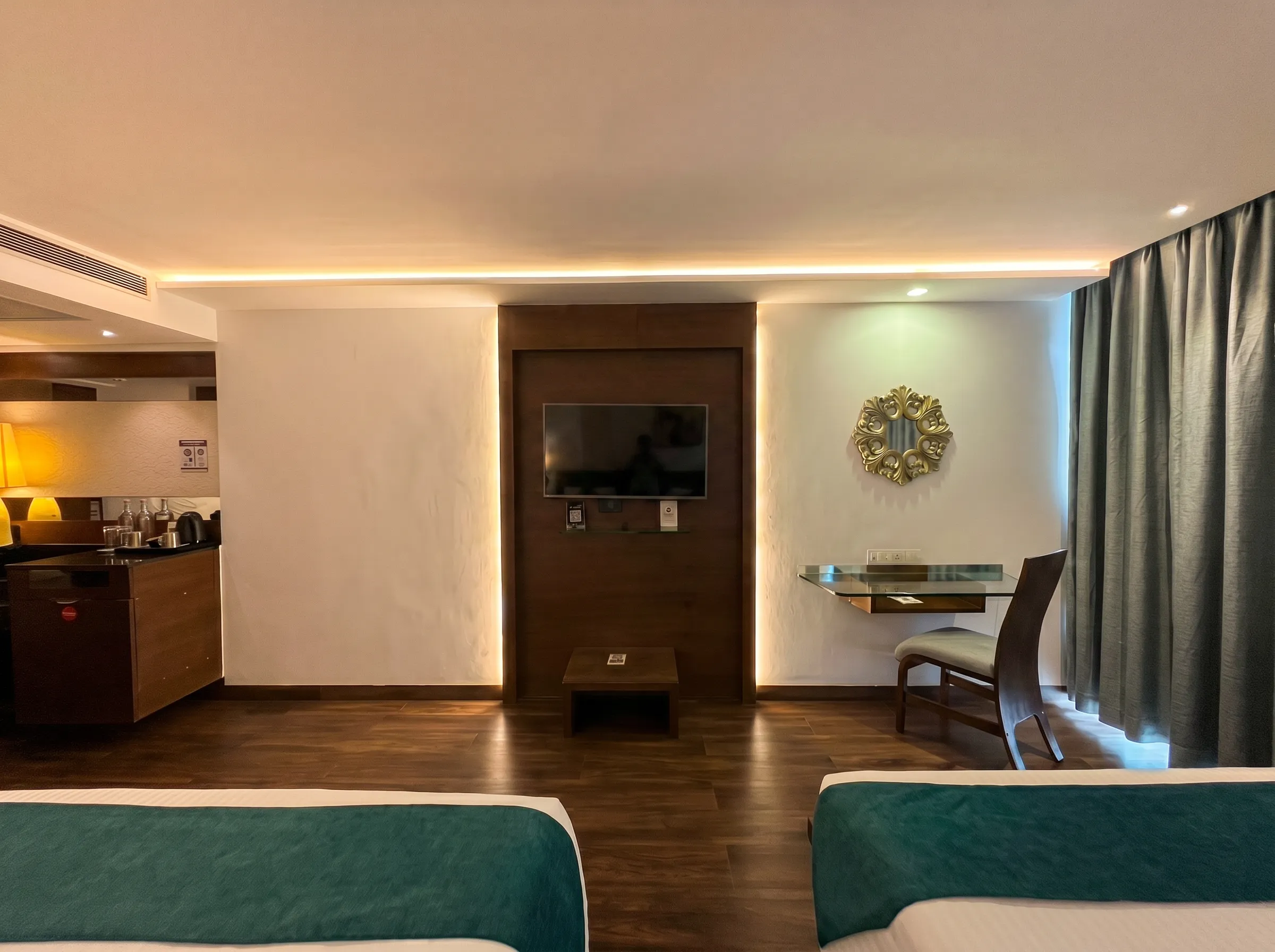 Emerald Room photograph 12