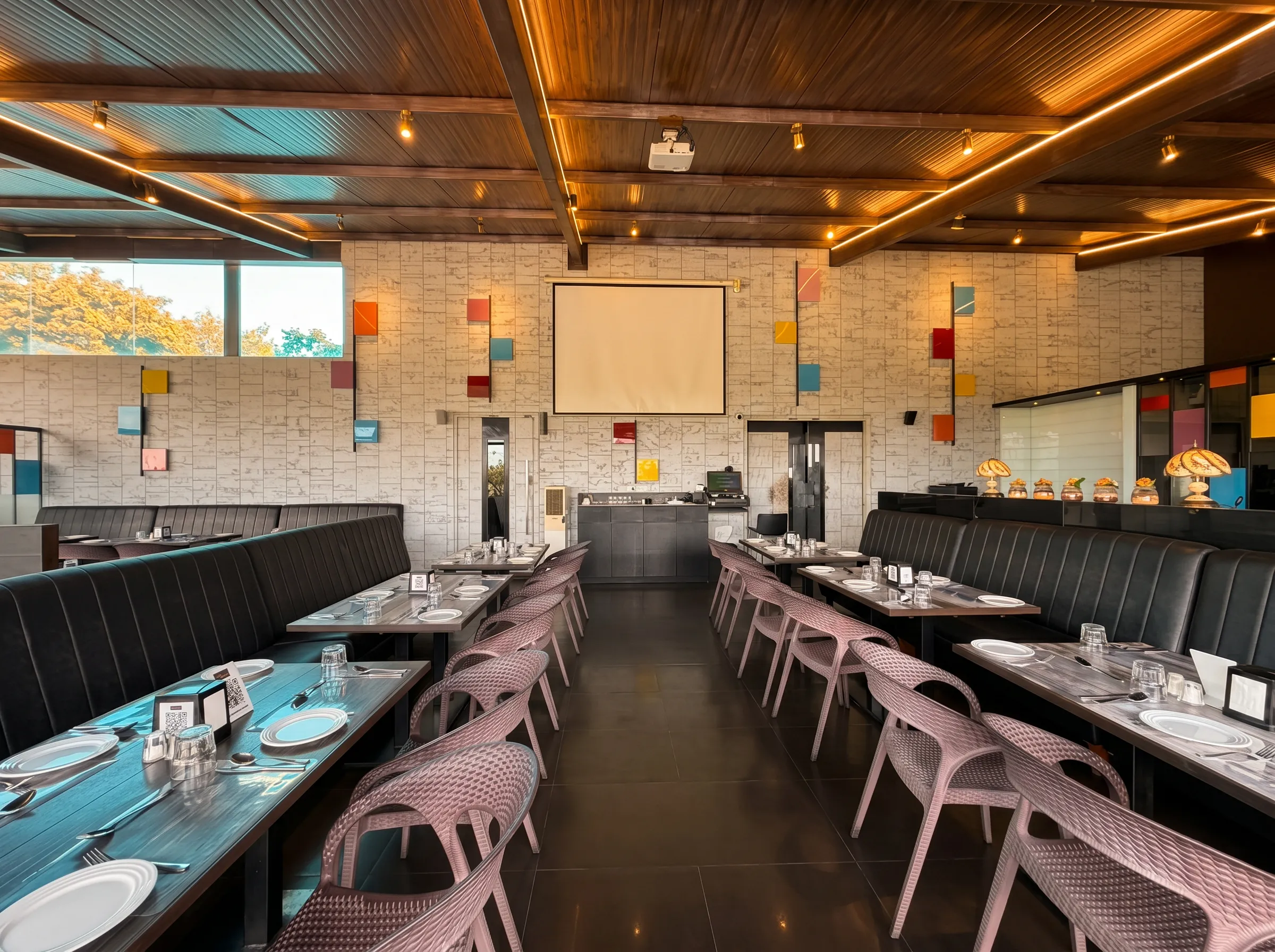 Infinit · Bar service